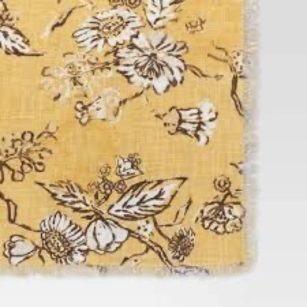 Threshold Yellow Frayed Edge Farmhouse Table Cloth Throw 50 “x 50” Vintage style
